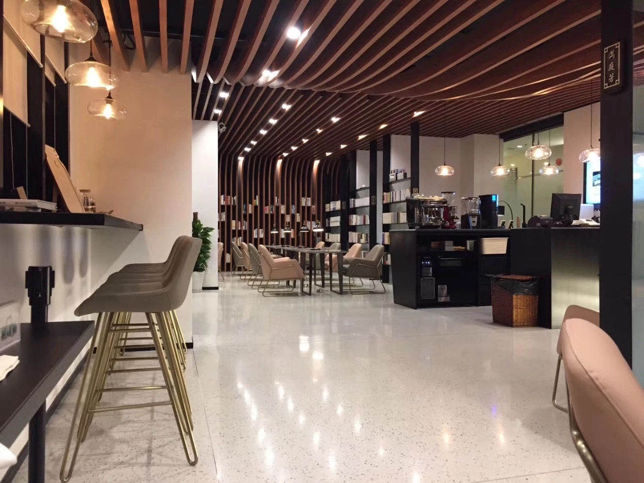 产业发展和社会治理